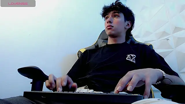 Snapshot of Jake_tripp chatting on 03.20.25 Jake tripp online show from 03.20.25