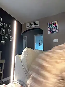 Vanilla-Cakebaum online show from 01.04.25