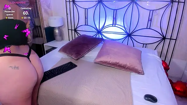 Paiige peach online show from 02.15.25