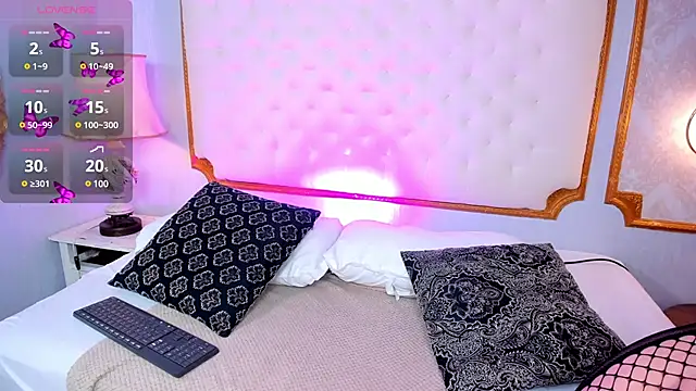 Paiige peach online show from 02.27.25