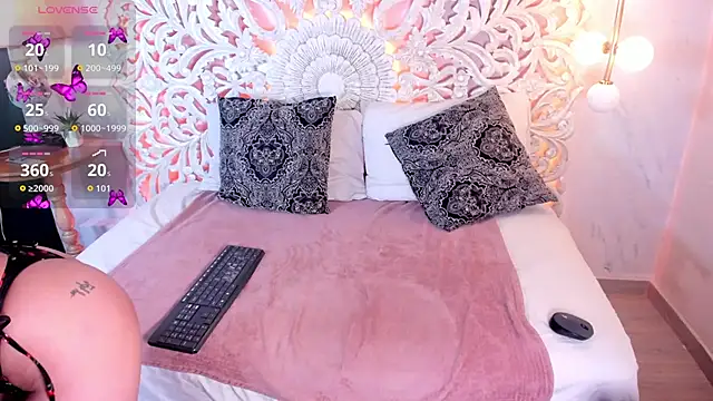 Paiige peach online show from 03.13.26