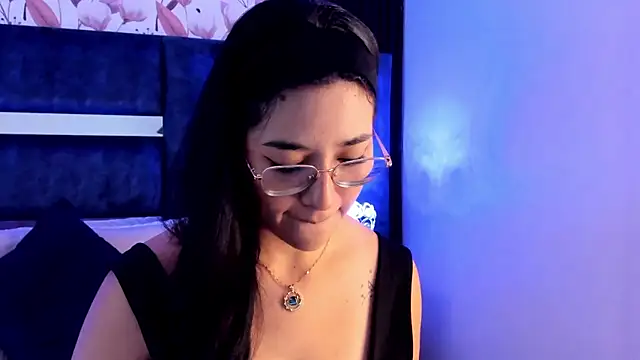 Snapshot of Susa1userma_ chatting on 11.22.25 Susa1userma online show from 11.22.25