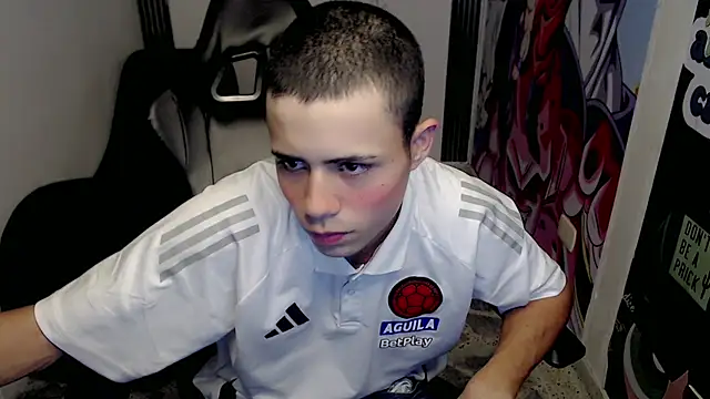 Snapshot of bby_santi chatting on 02.14.25 bby santi online show from 02.14.25