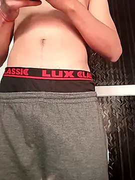 xyrus  online show from 02.02.25