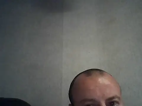 Snapshot of Nikolaiyy chatting on 12.23.25 Nikolaiyy online show from 12.23.25