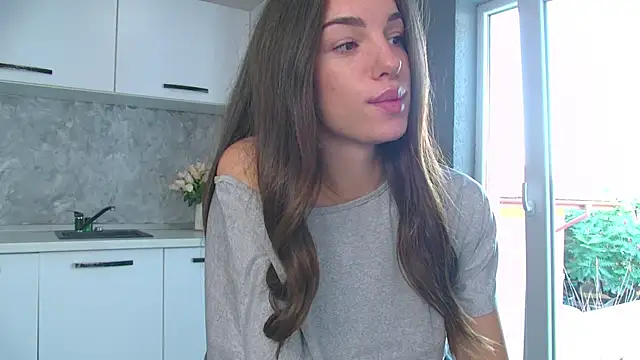 Snapshot of IrisMonn chatting on 06.25.26 IrisMonn online show from 06.25.26