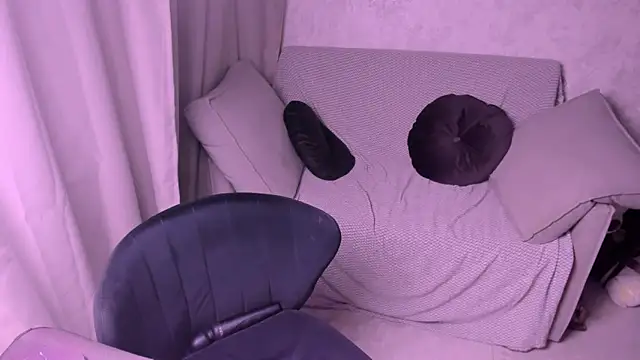 Snapshot of kirraa_ chatting on 02.04.25 kirraa online show from 02.04.25