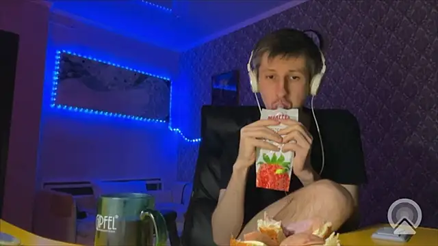 Aki-Laky online show from 02.06.26