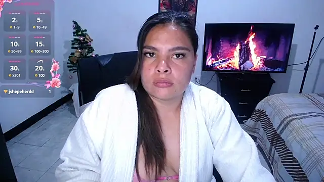 Snapshot of goddess_valXX chatting on 12.09.24 goddess valXX online show from 12.09.24