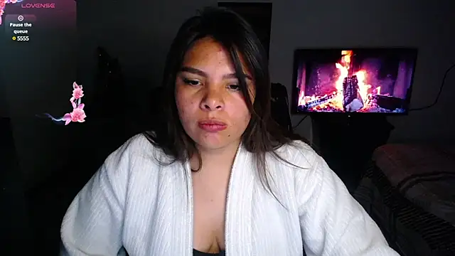 Snapshot of goddess_valXX chatting on 12.13.24 goddess valXX online show from 12.13.24