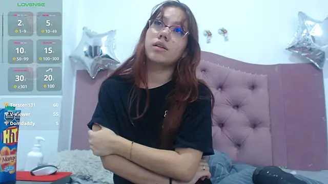 Snapshot of crystalhoneyy1 chatting on 01.02.25 crystalhoneyy1 online show from 01.02.25