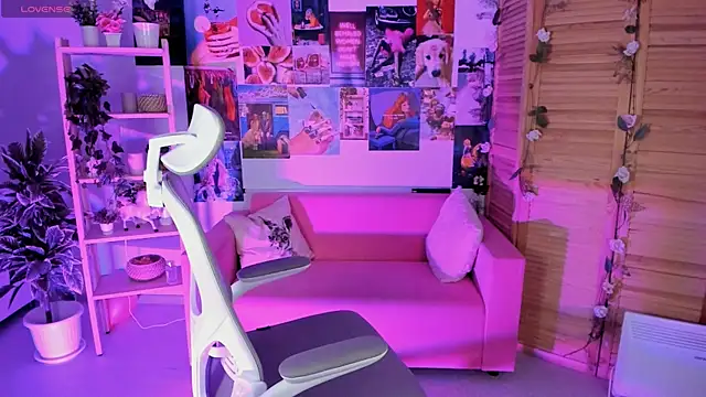 Snapshot of LadyIzabel chatting on 01.17.25 LadyIzabel online show from 01.17.25