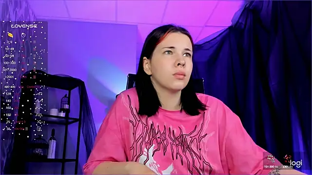 Snapshot of AliceSunday chatting on 09.16.25 AliceSunday online show from 09.16.25