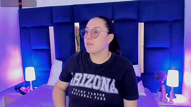 rebecaandpamela online show from 12.04.24