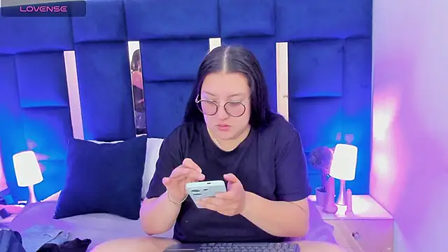 rebecaandpamela online show from 12.18.24