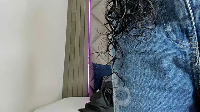 BriaConner  online show from 03.19.25