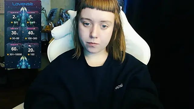 Snapshot of June_shy0 chatting on 12.12.24 June shy0 online show from 12.12.24