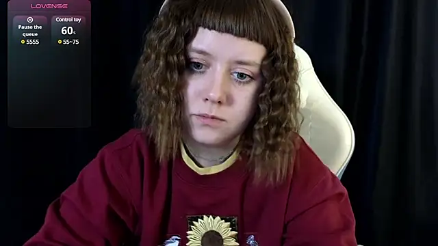 Snapshot of June_shy0 chatting on 02.14.25 June shy0 online show from 02.14.25