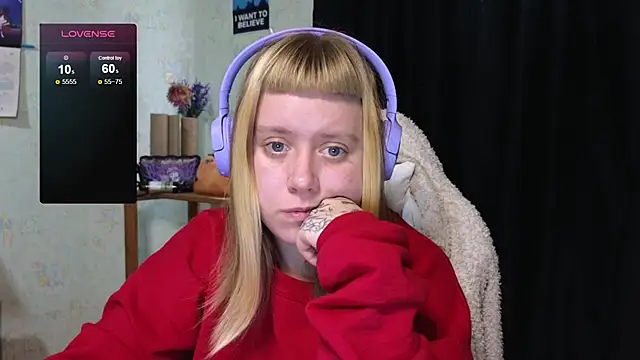 Snapshot of June_shy0 chatting on 10.16.25 June shy0 online show from 10.16.25