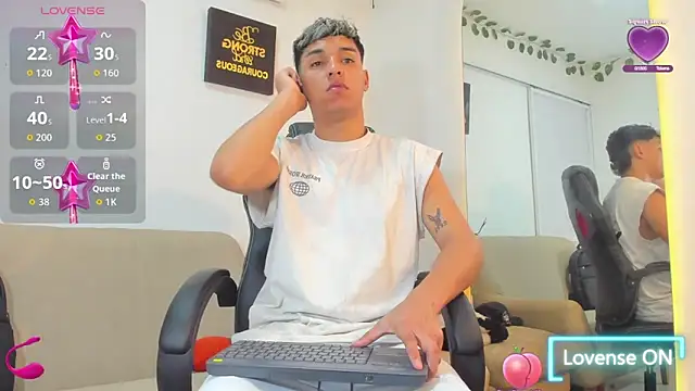 Snapshot of ryan_carter08 chatting on 10.26.25 ryan carter08 online show from 10.26.25