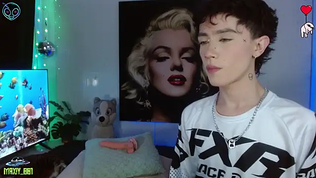 maxiy 001 online show from 05.14.26