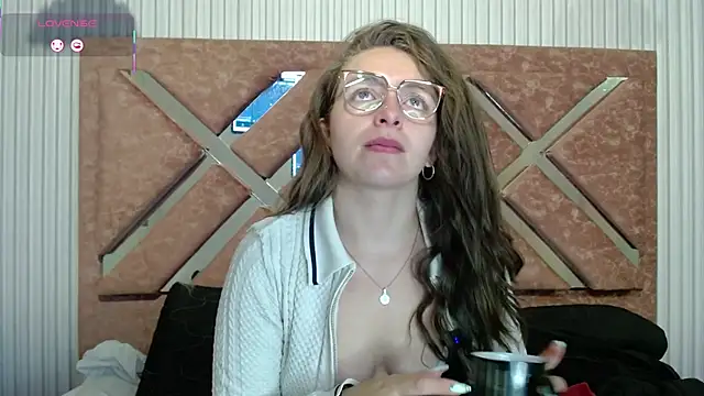 Snapshot of _isaabellaa chatting on 05.18.26 isaabellaa online show from 05.18.26