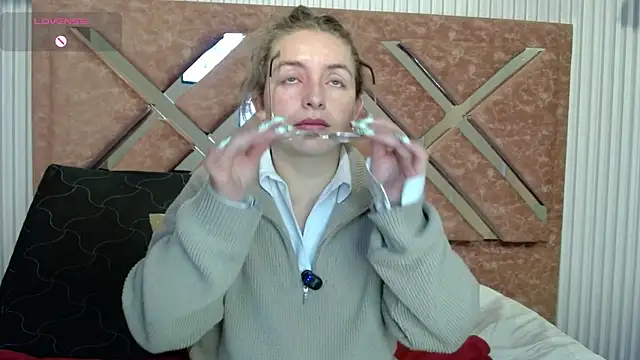 Snapshot of _isaabellaa chatting on 05.22.26 isaabellaa online show from 05.22.26