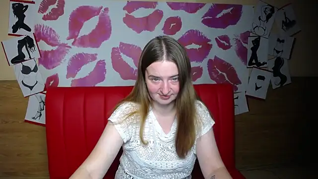 Snapshot of FreyaDak chatting on 11.20.25 FreyaDak online show from 11.20.25