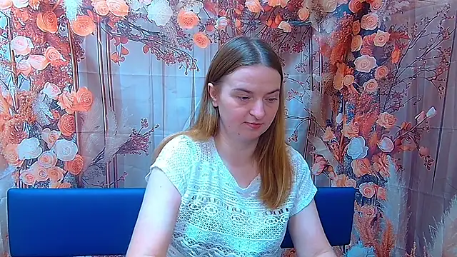 Snapshot of FreyaDak chatting on 11.23.25 FreyaDak online show from 11.23.25