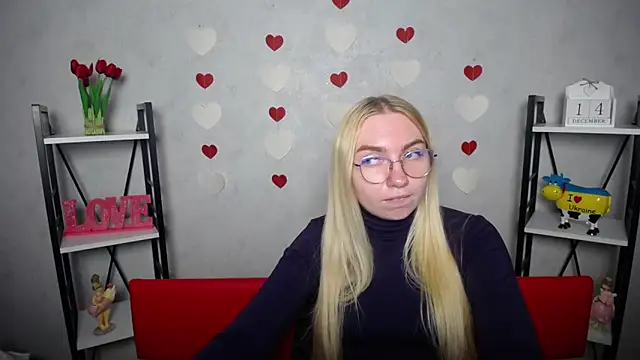 BeatriceFly online show from 12.14.24