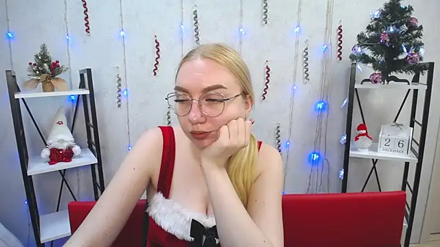 BeatriceFly online show from 12.26.24