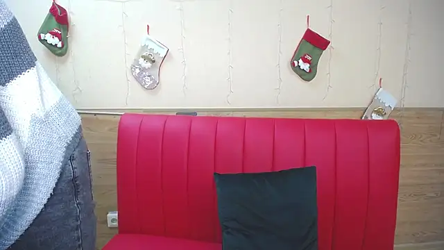 BeatriceFly online show from 12.28.24