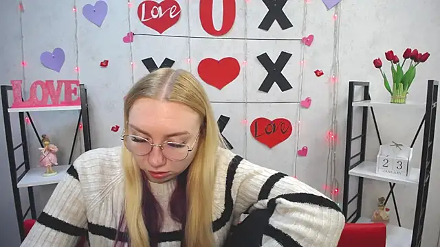 BeatriceFly online show from 01.23.25