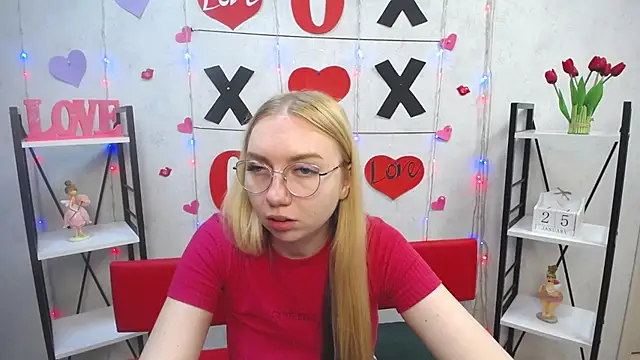 BeatriceFly online show from 01.25.25