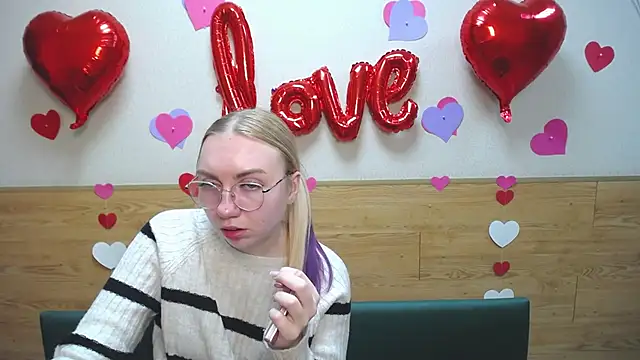 BeatriceFly online show from 01.26.25