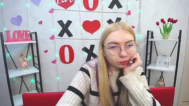 BeatriceFly online show from 02.19.25