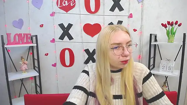 BeatriceFly online show from 02.25.25