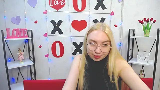 BeatriceFly online show from 02.25.25