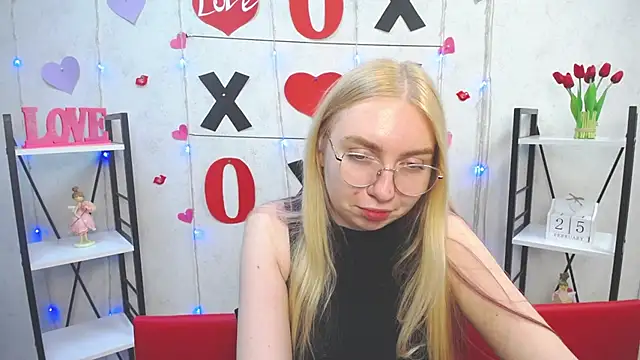 BeatriceFly online show from 02.25.25