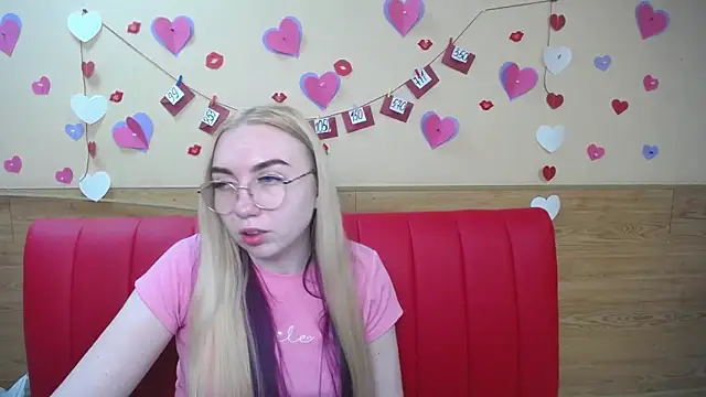 BeatriceFly online show from 02.28.25