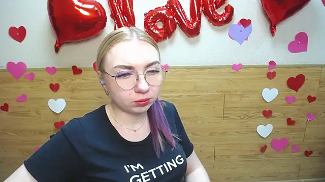 BeatriceFly online show from 03.16.25