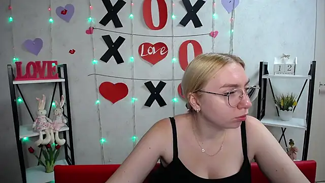 BeatriceFly online show from 09.12.25