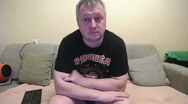 Snapshot of Daddy_Basllio_and_wife chatting on 03.06.25 Daddy Basllio and wife online show from 03.06.25