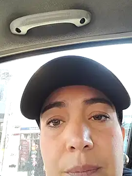 Snapshot of skayhot_ chatting on 12.15.24 skayhot online show from 12.15.24