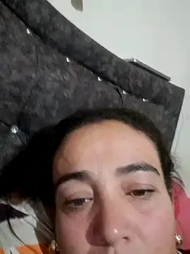 Snapshot of skayhot_ chatting on 12.20.24 skayhot online show from 12.20.24