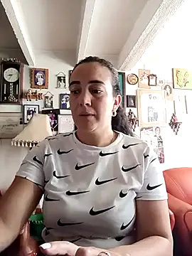 Snapshot of skayhot_ chatting on 02.04.25 skayhot online show from 02.04.25