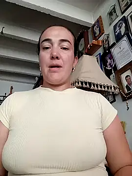 Snapshot of skayhot_ chatting on 02.05.25 skayhot online show from 02.05.25