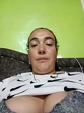 Snapshot of skayhot_ chatting on 02.11.25 skayhot online show from 02.11.25