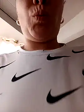 Snapshot of skayhot_ chatting on 03.13.25 skayhot online show from 03.13.25