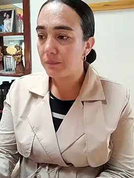 Snapshot of skayhot_ chatting on 11.13.25 skayhot online show from 11.13.25